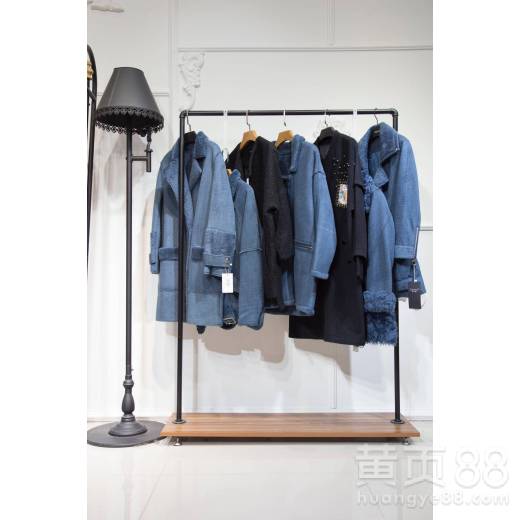 女装尾货批发与折扣加盟代理指南 机遇与渠道解析